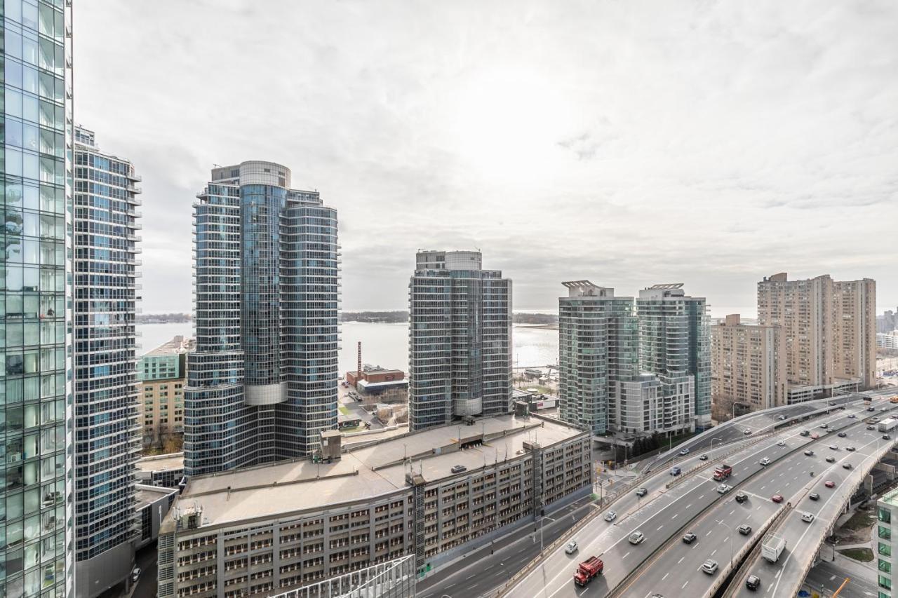 Marvelous Apartments In The Heart Of Toronto Exterior photo