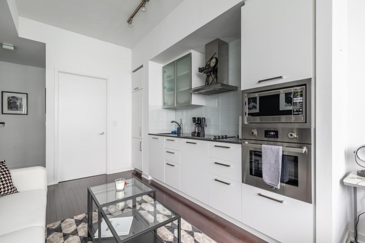 Marvelous Apartments In The Heart Of Toronto Exterior photo